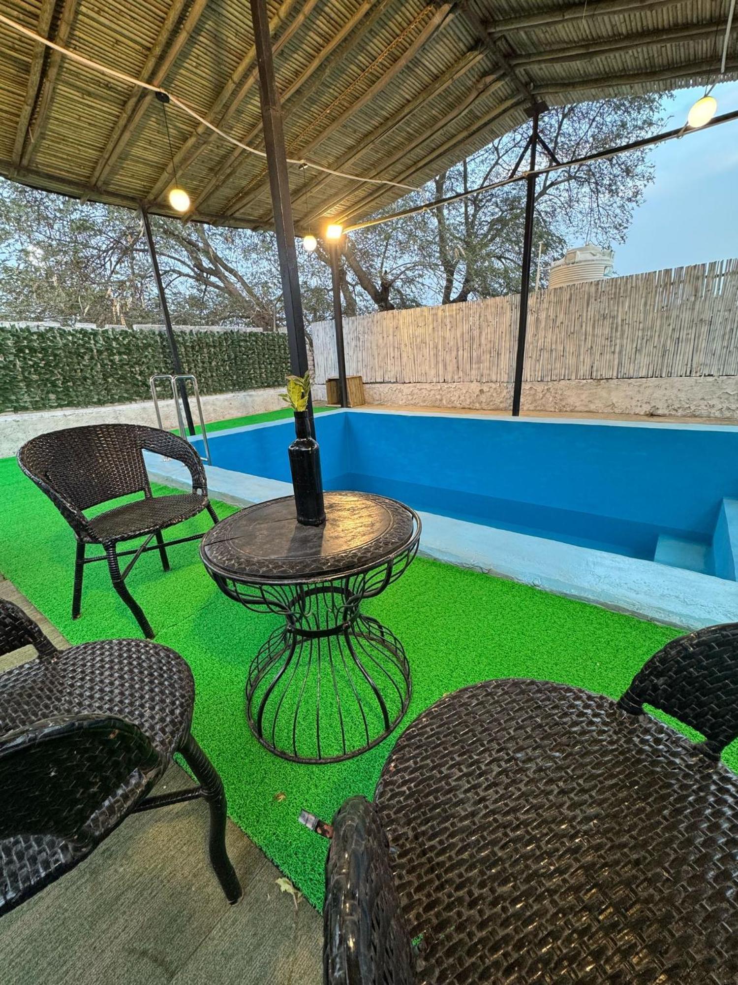 The Nirvana Nest Gurgaon Exterior foto