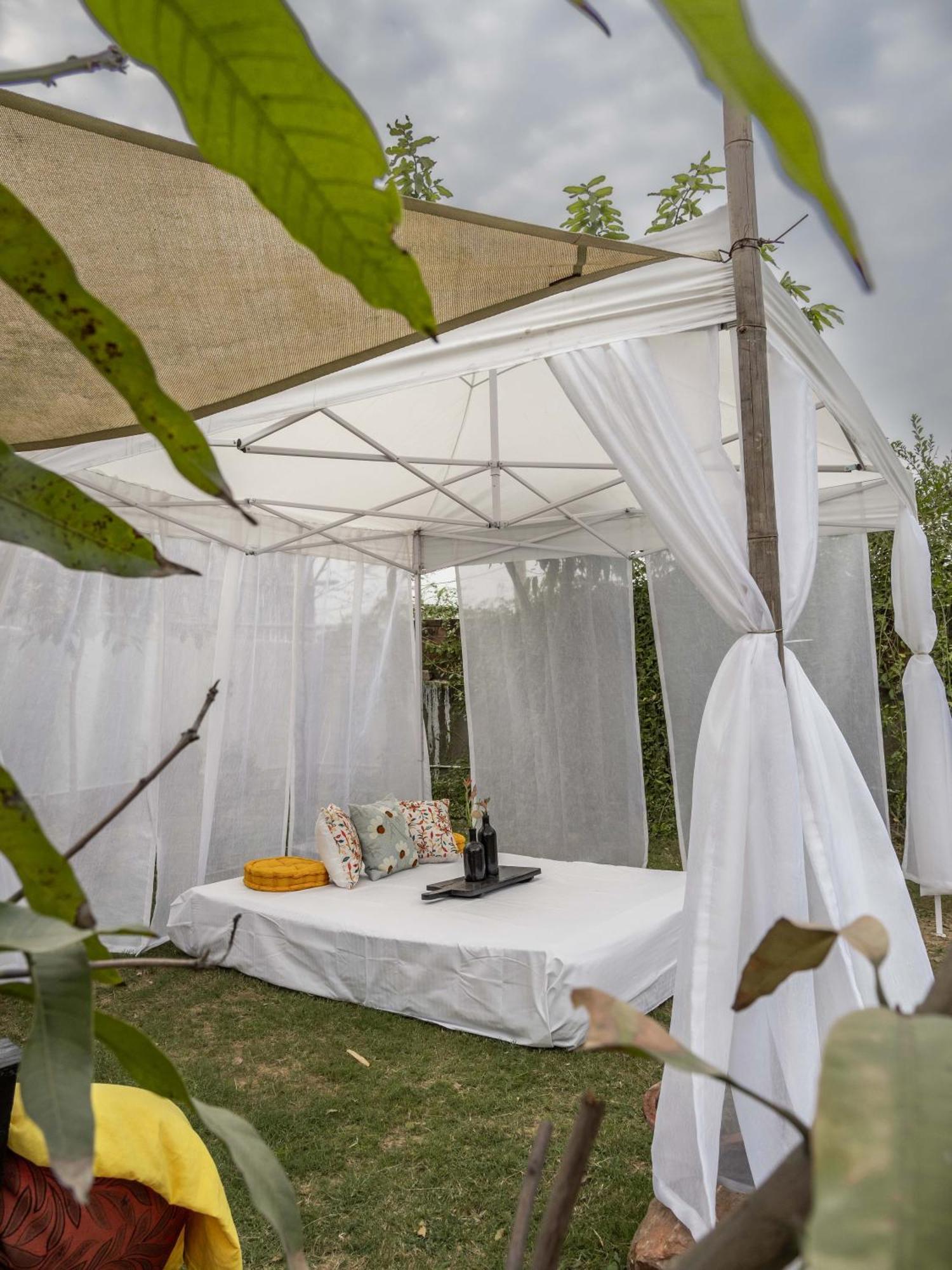 The Nirvana Nest Gurgaon Exterior foto